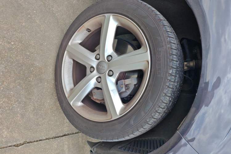 Used Audi Q7 2015 35 TFSI Ambition Edition Right Front Wheel Hub