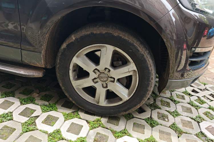 Used Audi Q7 2015 35 TFSI Ambition Edition Right Front Wheel Hub