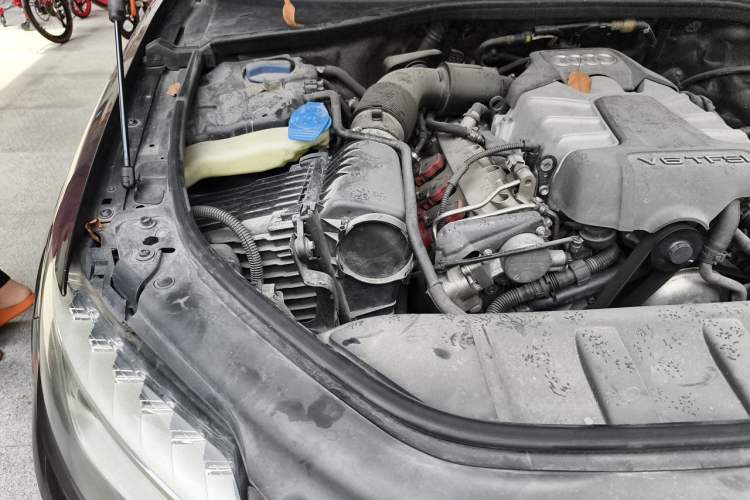 Used Audi Q7 2015 35 TFSI Ambition Edition Engine Bay Right