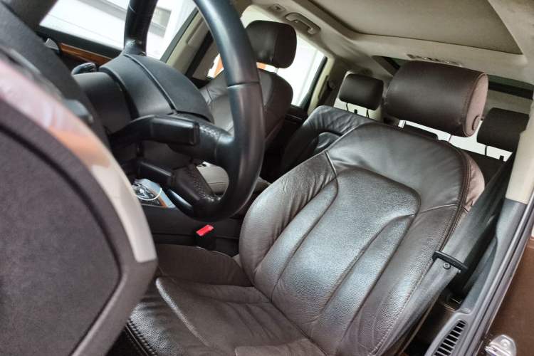 Used Audi Q7 2015 35 TFSI Ambition Edition Left Front Seat