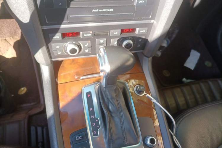 Used Audi Q7 2015 35 TFSI Ambition Edition Gear Lever