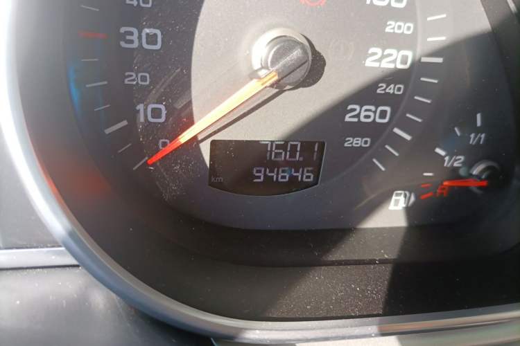 Used Audi Q7 2015 35 TFSI Ambition Edition Odometer Close Up