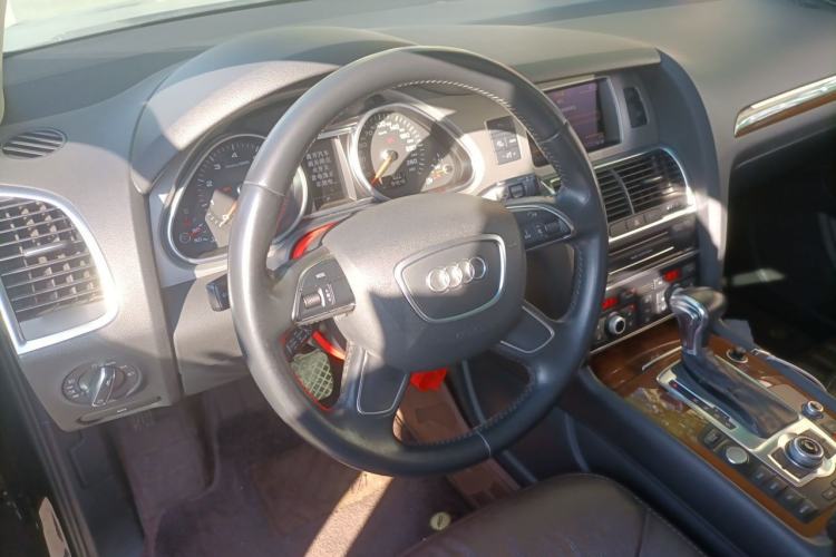 Used Audi Q7 2015 35 TFSI Ambition Edition Steering Wheel