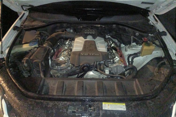 Used Audi Q7 2015 35 TFSI Sport Edition Engine Bay