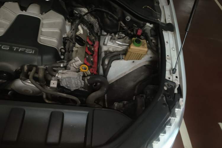 Used Audi Q7 2015 35 TFSI Sport Edition Engine Bay Left