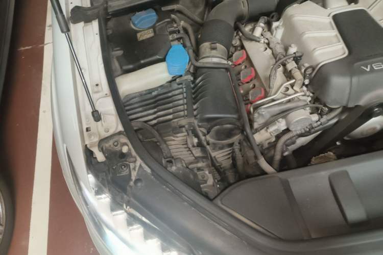 Used Audi Q7 2015 35 TFSI Sport Edition Engine Bay Right