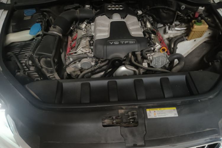 Used Audi Q7 2015 35 TFSI Sport Edition Engine Bay