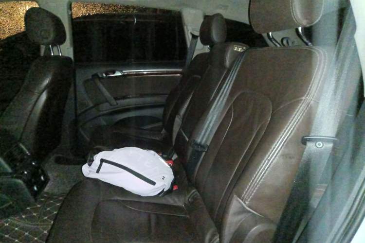 Used Audi Q7 2015 35 TFSI Sport Edition Left Rear Seat