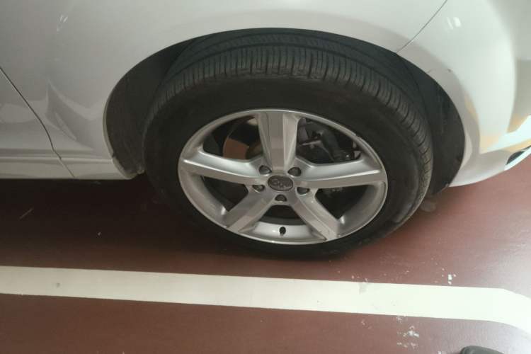 Used Audi Q7 2015 35 TFSI Sport Edition Right Front Wheel Hub