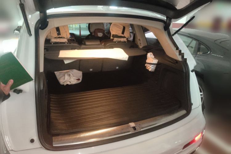 Used Audi Q7 2015 35 TFSI Sport Edition Trunk