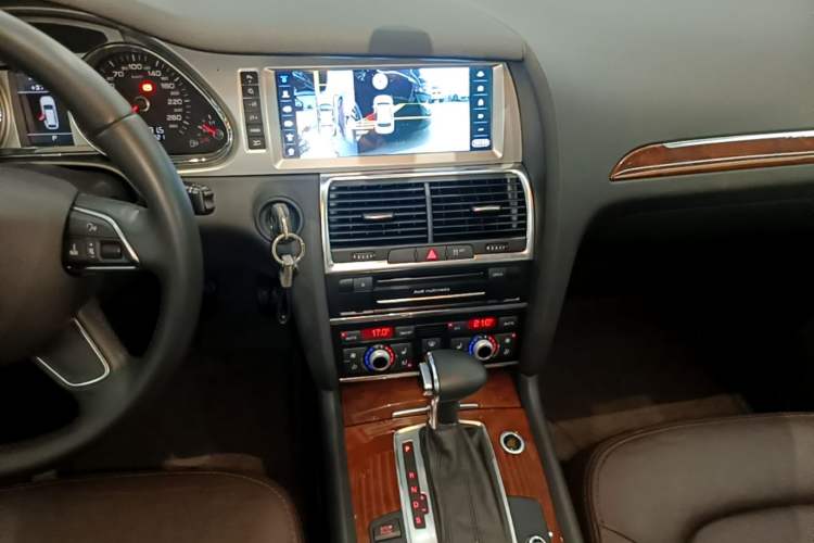 Used Audi Q7 2015 35 TFSI Ambition Edition Audio And AC Panel