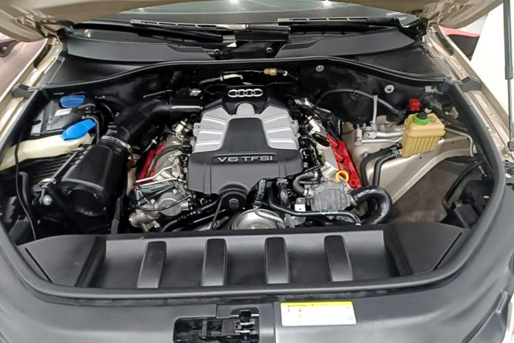 Used Audi Q7 2015 35 TFSI Ambition Edition Engine Bay