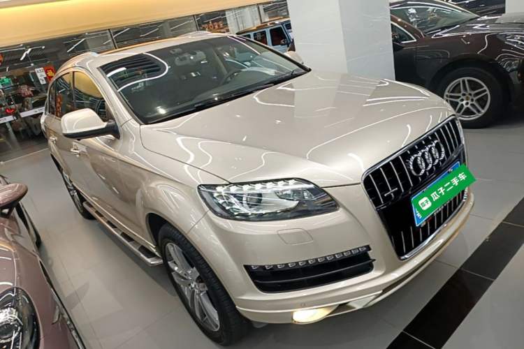 Used Audi Q7 2015 35 TFSI Ambition Edition Front Right 45 Deg