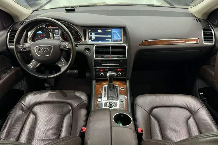 Used Audi Q7 2015 35 TFSI Ambition Edition Interior 4