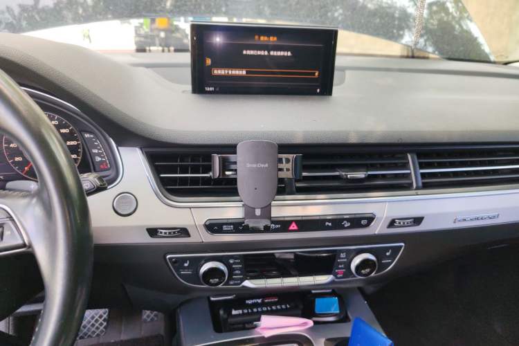 Used Audi Q7 2016 40 TFSI Comfort Model Audio And AC Panel