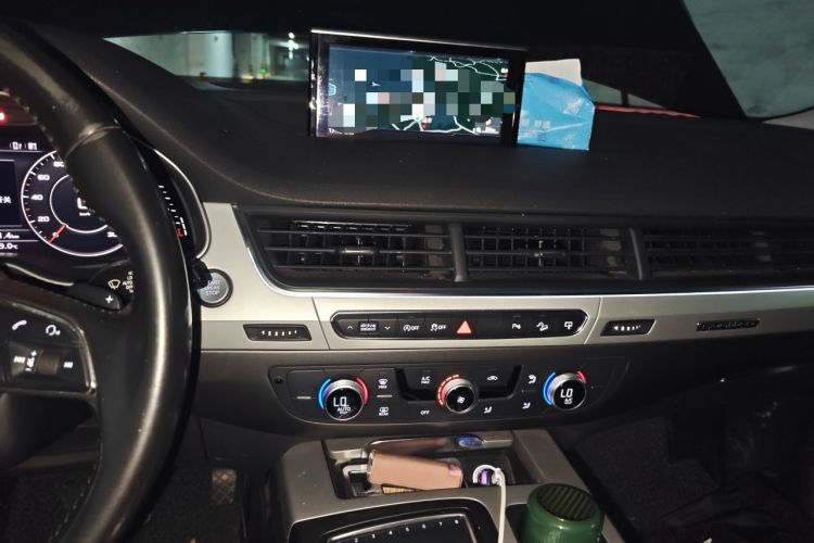 Used Audi Q7 2016 45 TFSI Technology Edition Audio And AC Panel