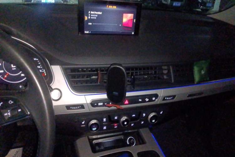 Used Audi Q7 2016 45 TFSI Technology Edition Audio And AC Panel
