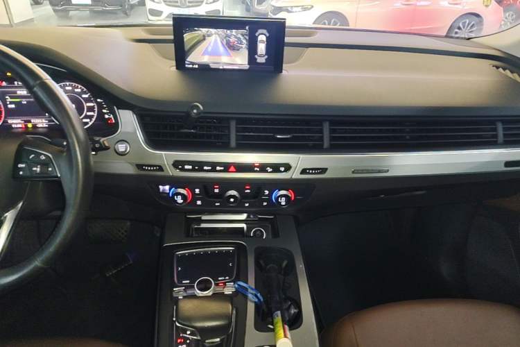 Used Audi Q7 2016 40 TFSI S line Sport Edition Audio And AC Panel