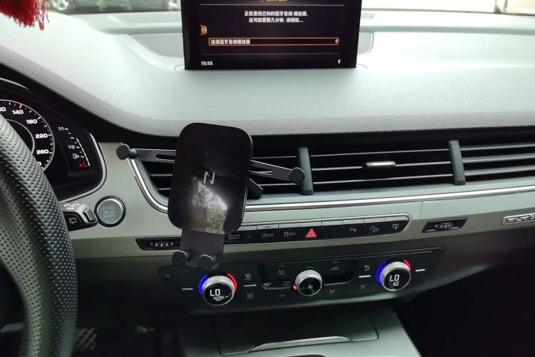 Used Audi Q7 2016 40 TFSI Comfort Model Audio And AC Panel