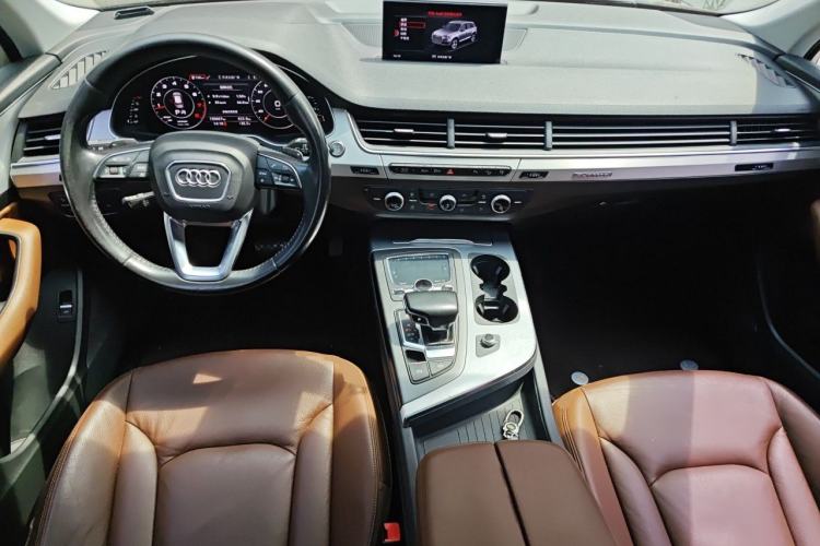 Used Audi Q7 2016 40 TFSI S line Sport Edition Center Console