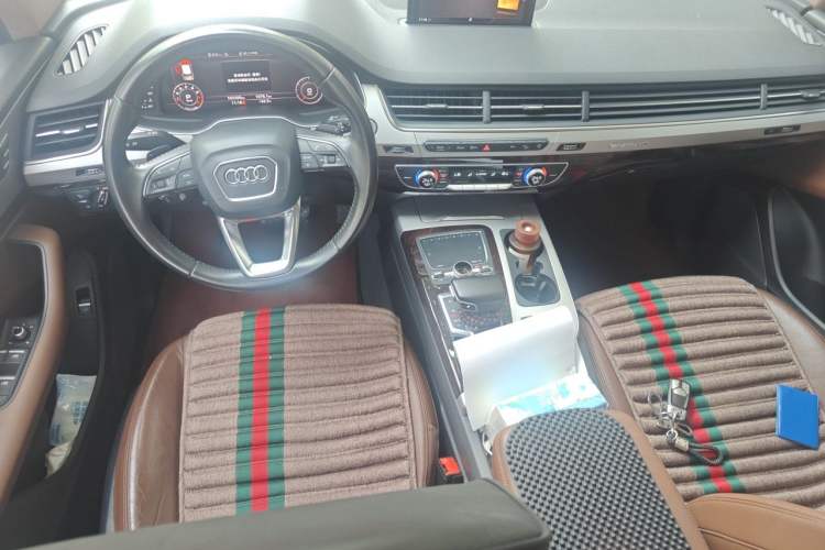 Used Audi Q7 2016 45 TFSI S line Sport Edition Center Console
