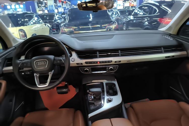 Used Audi Q7 2016 45 TFSI S line Prestige Edition Center Console