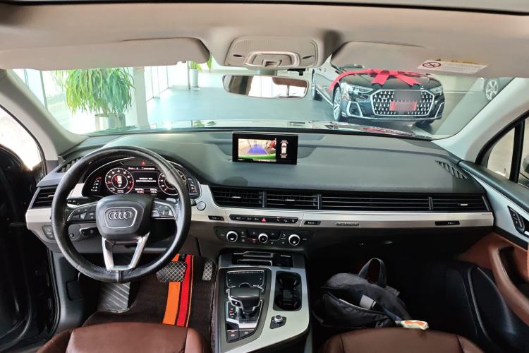 Used Audi Q7 2016 40 TFSI S line Sport Edition Center Console