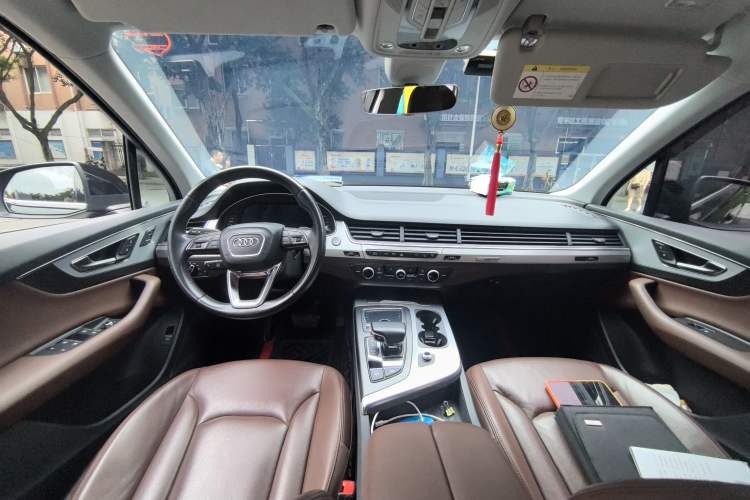 Used Audi Q7 2016 40 TFSI S line Sport Edition Center Console