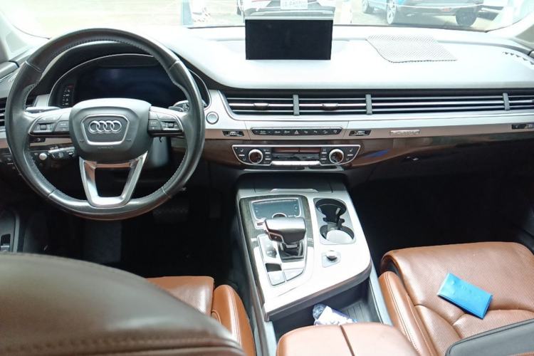 Used Audi Q7 2016 45 TFSI S line Prestige Edition Center Console