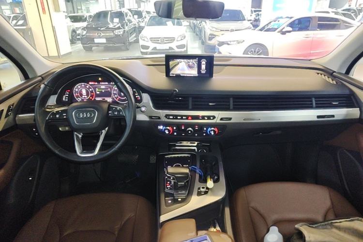 Used Audi Q7 2016 40 TFSI S line Sport Edition Center Console
