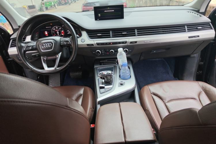 Used Audi Q7 2016 40 TFSI S line Sport Edition Center Console