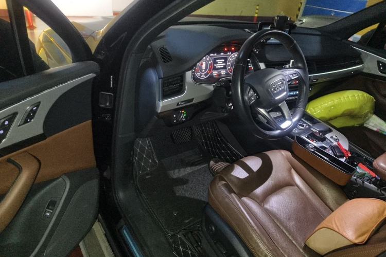 Used Audi Q7  Driver Seat