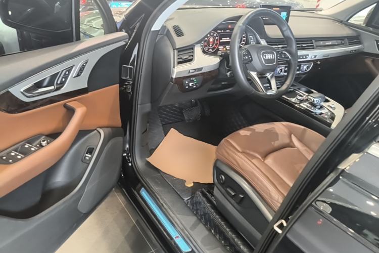 Used Audi Q7 2016 45 TFSI Technology Edition Driver Seat