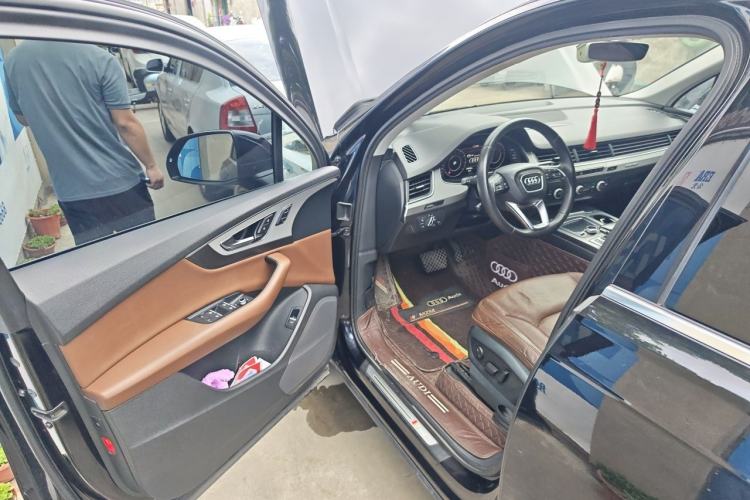 Used Audi Q7 2016 40 TFSI Comfort Model Driver Seat