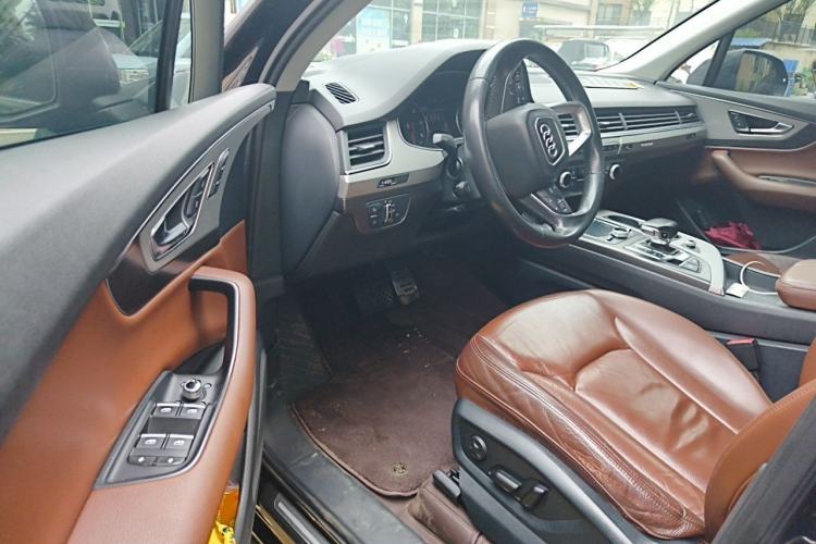 Used Audi Q7 2016 40 TFSI Comfort Model Driver Seat