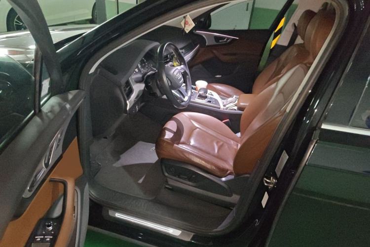 Used Audi Q7  Driver Seat