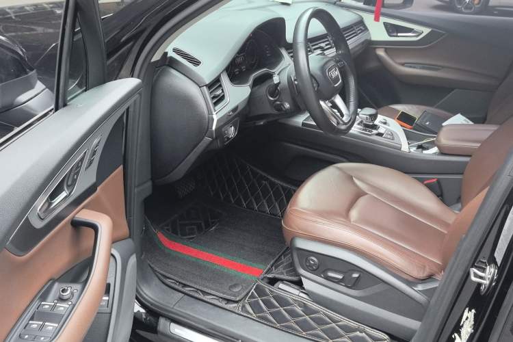 Used Audi Q7 2016 40 TFSI S line Sport Edition Driver Seat