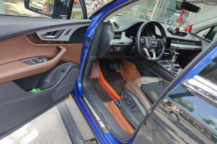 Used Audi Q7 2016 45 TFSI Technology Edition Driver Seat