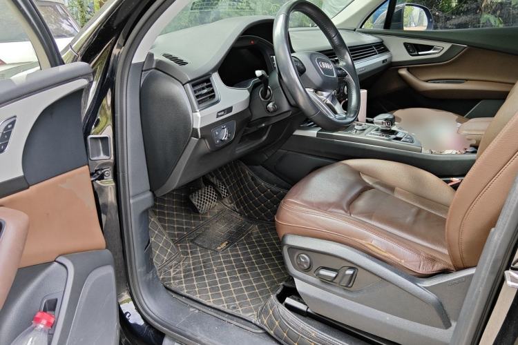Used Audi Q7 2016 45 TFSI Technology Edition Driver Seat