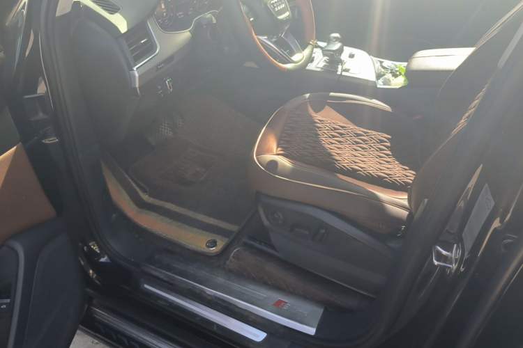 Used Audi Q7 2016 45 TFSI Technology Edition Driver Seat