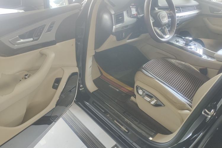 Used Audi Q7 2016 40 TFSI Comfort Model Driver Seat