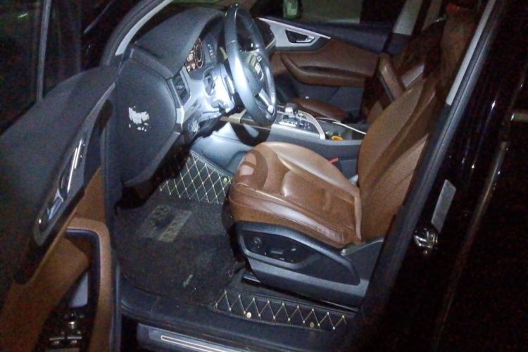 Used Audi Q7 2016 45 TFSI Technology Edition Driver Seat