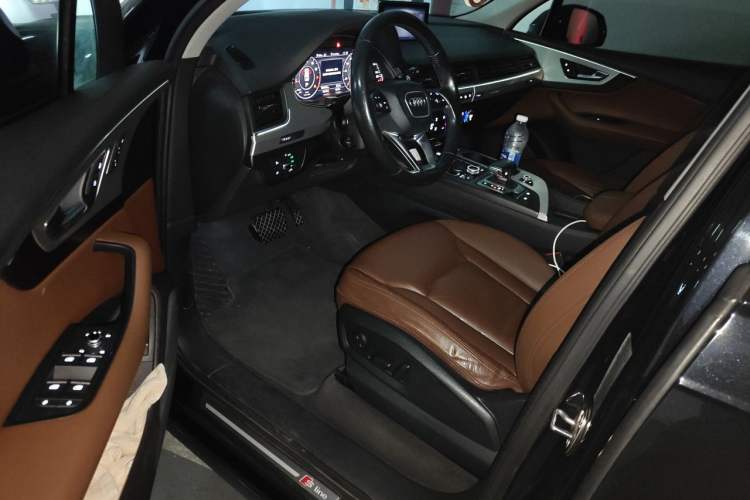 Used Audi Q7 2016 40 TFSI Comfort Model Driver Seat