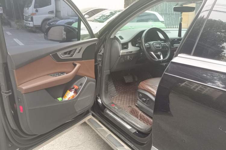 Used Audi Q7 2016 40 TFSI Comfort Model Driver Seat