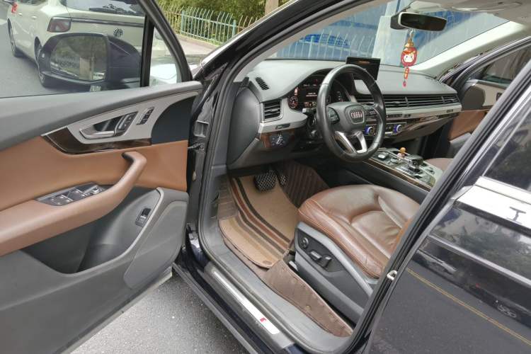Used Audi Q7 2016 45 TFSI S line Sport Edition Driver Seat