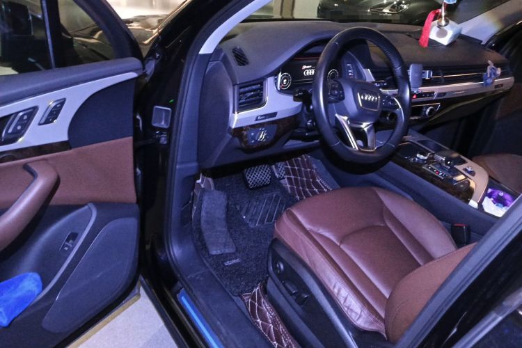Used Audi Q7 2016 45 TFSI Technology Edition Driver Seat