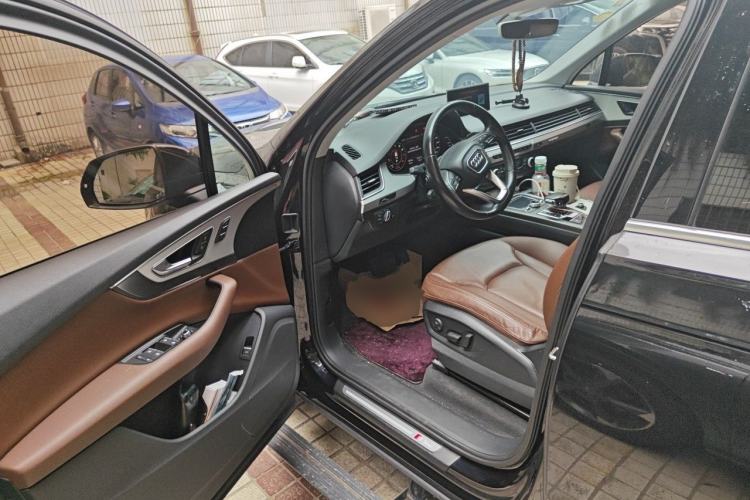 Used Audi Q7 2016 40 TFSI Comfort Model Driver Seat