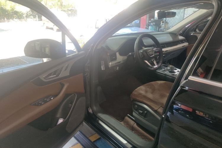 Used Audi Q7 2016 45 TFSI Technology Edition Driver Seat