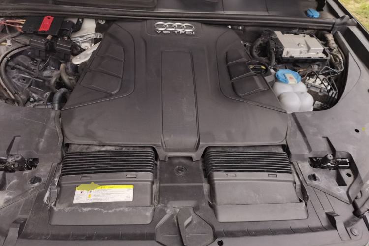 Used Audi Q7 2016 45 TFSI Technology Edition Engine Bay