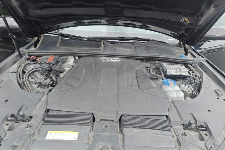 Used Audi Q7 2016 45 TFSI Technology Edition Engine Bay